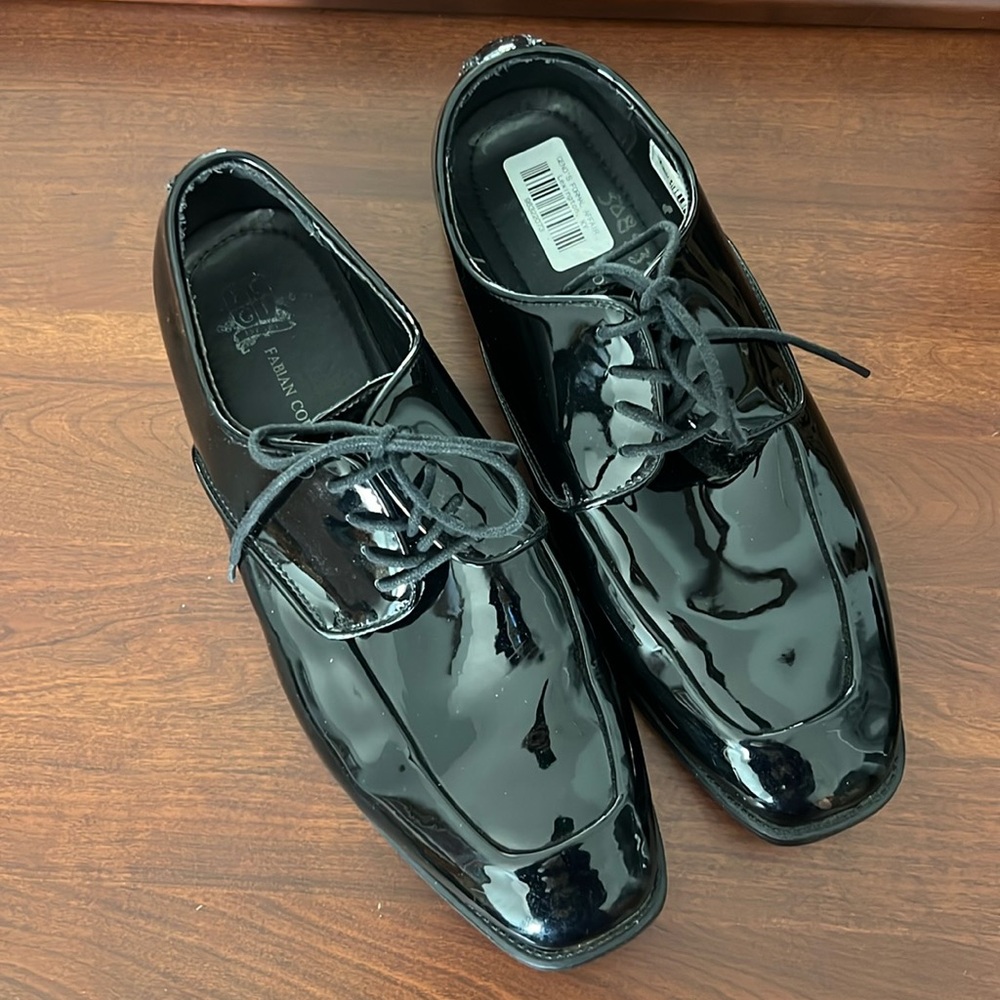 Lace up formal black patent men’s dress shoes, size 12 medium